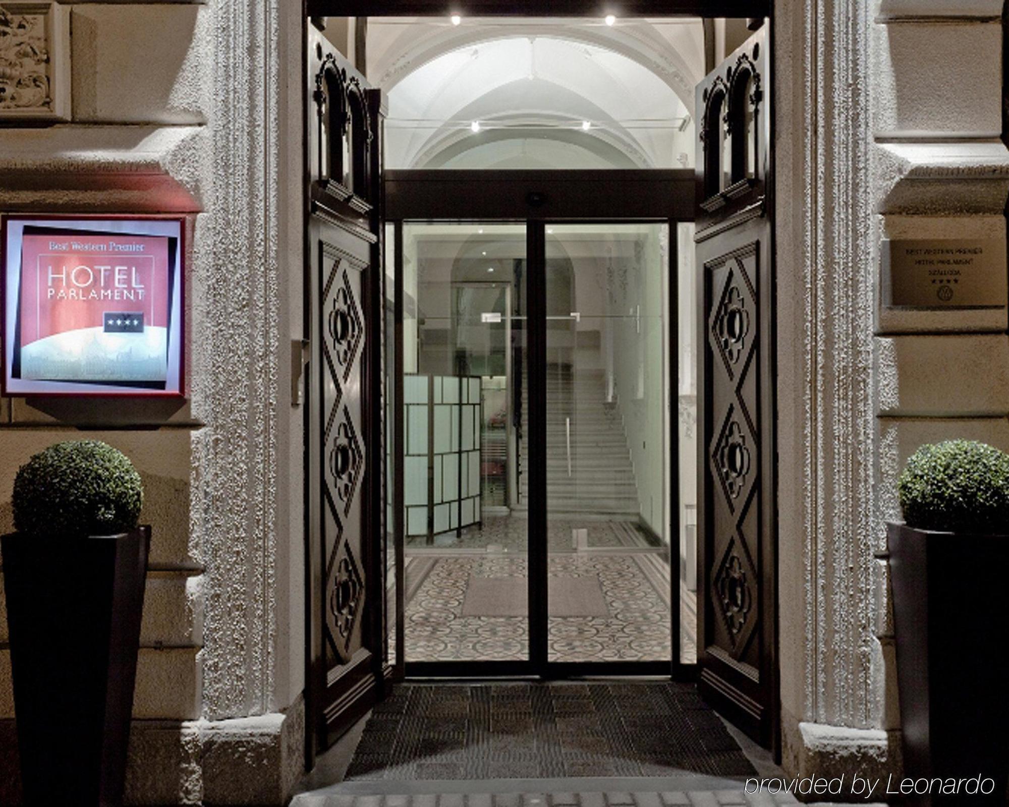 Ikonik Parlament Hotel Budapest Luaran gambar